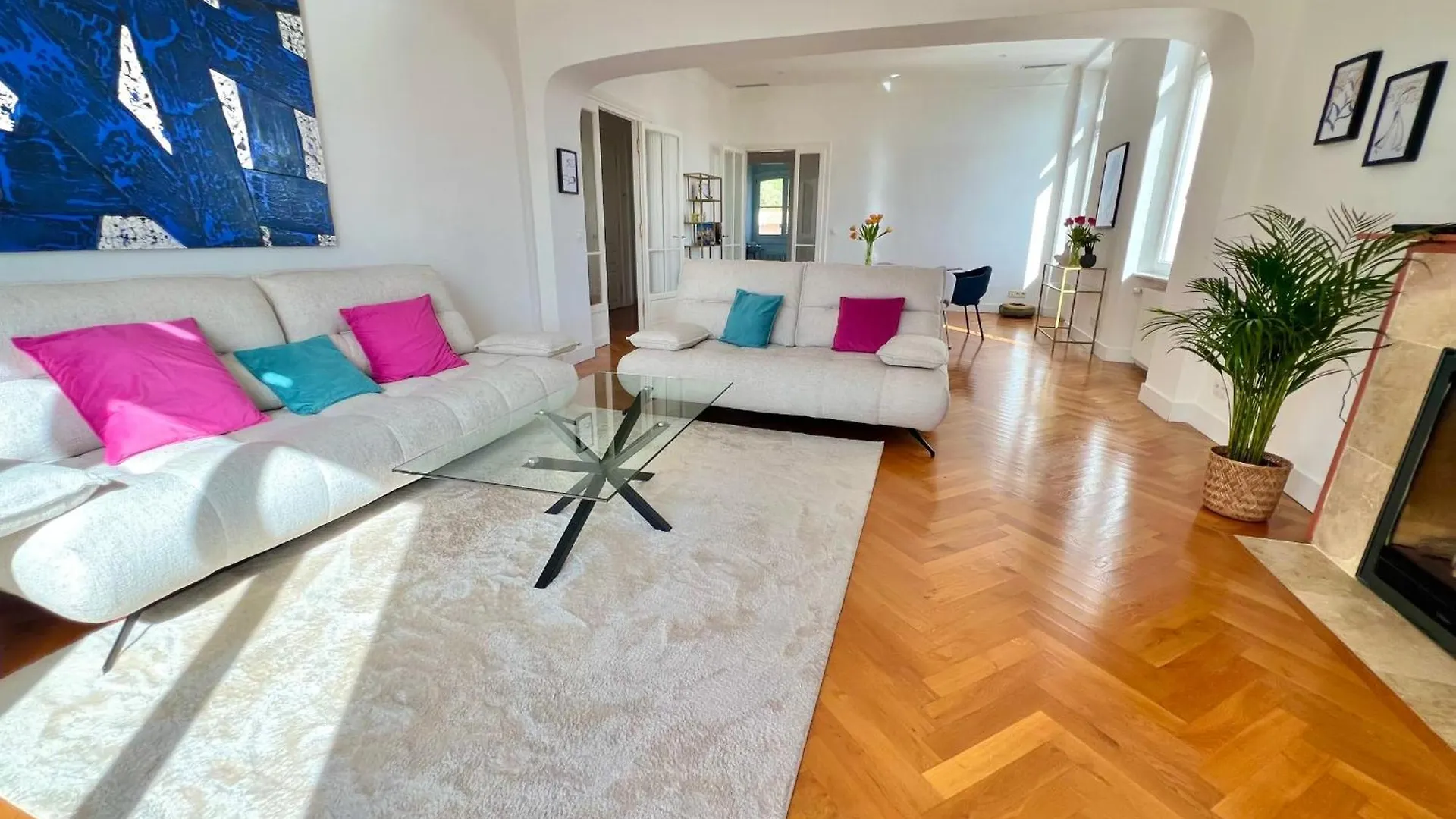 Cannes Tassigny Stylish - 2 Bedroom Apartment Sleeps 4 Free Parking