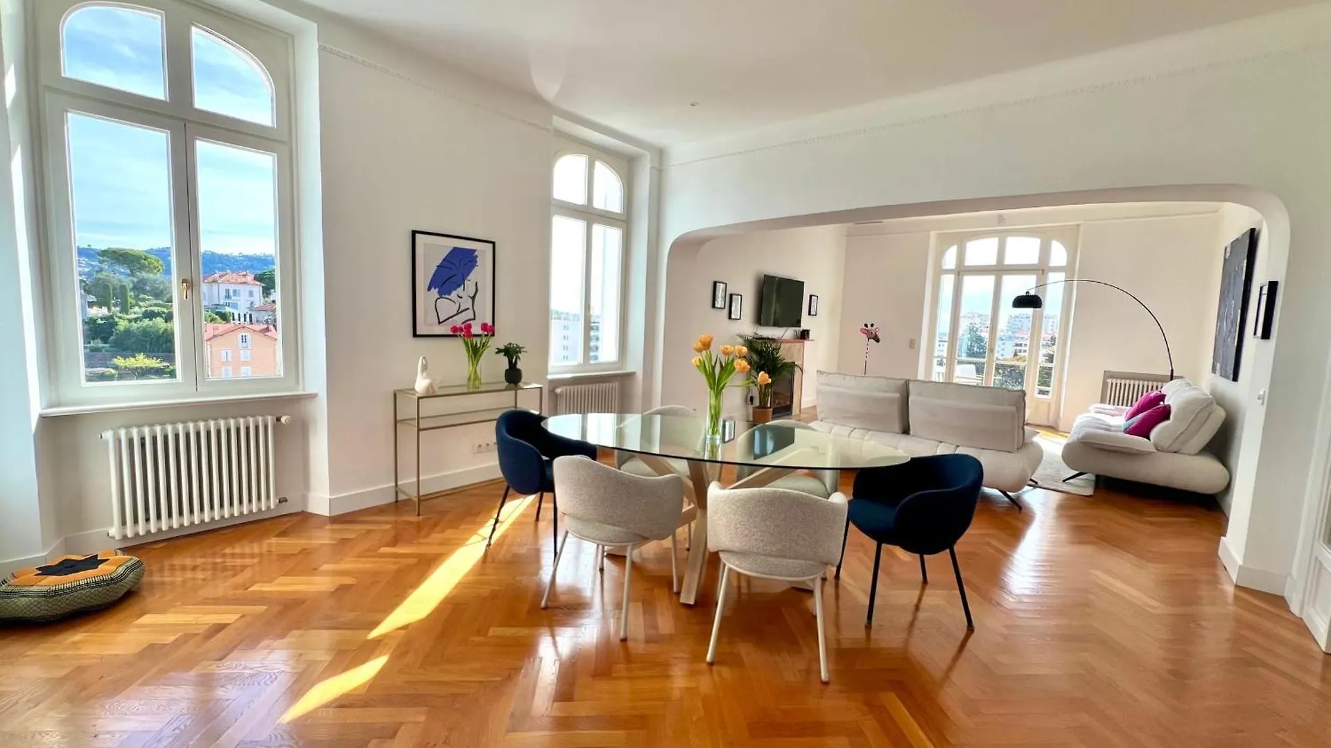 Cannes Tassigny Stylish - 2 Bedroom Apartment Sleeps 4 Free Parking location