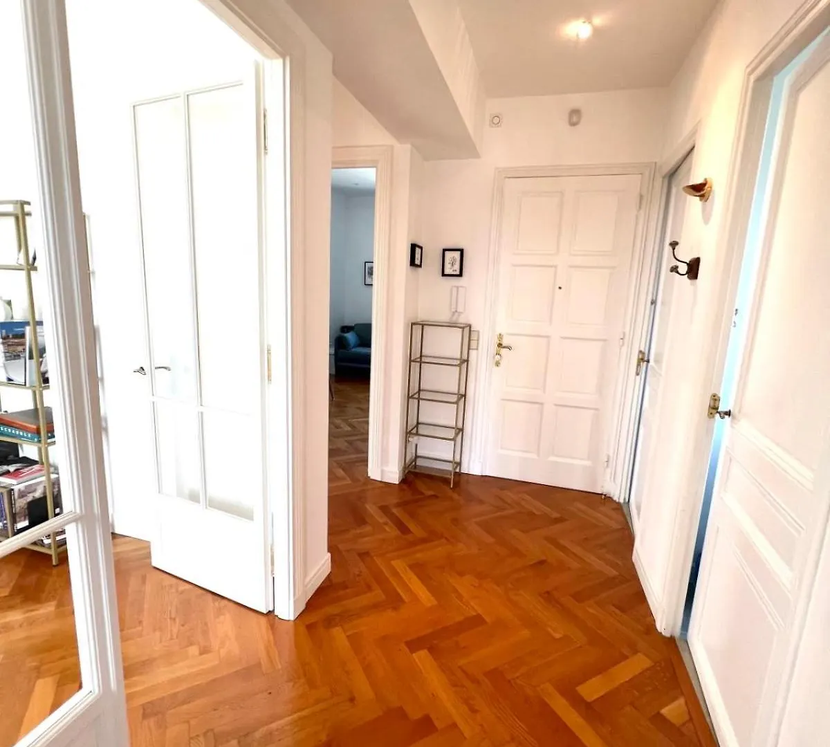 Cannes Tassigny Stylish - 2 Bedroom Apartment Sleeps 4 Free Parking France