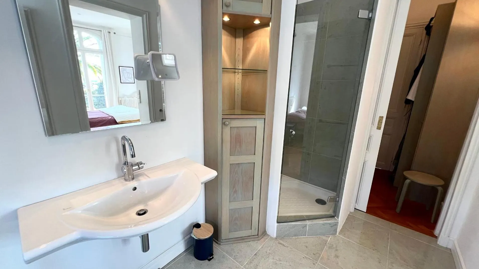 Cannes Tassigny Stylish - 2 Bedroom Apartment Sleeps 4 Free Parking