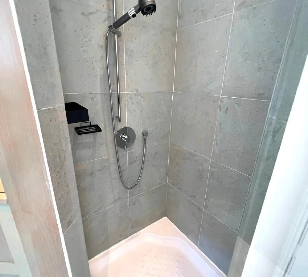 Cannes Tassigny Stylish - 2 Bedroom Apartment Sleeps 4 Free Parking
