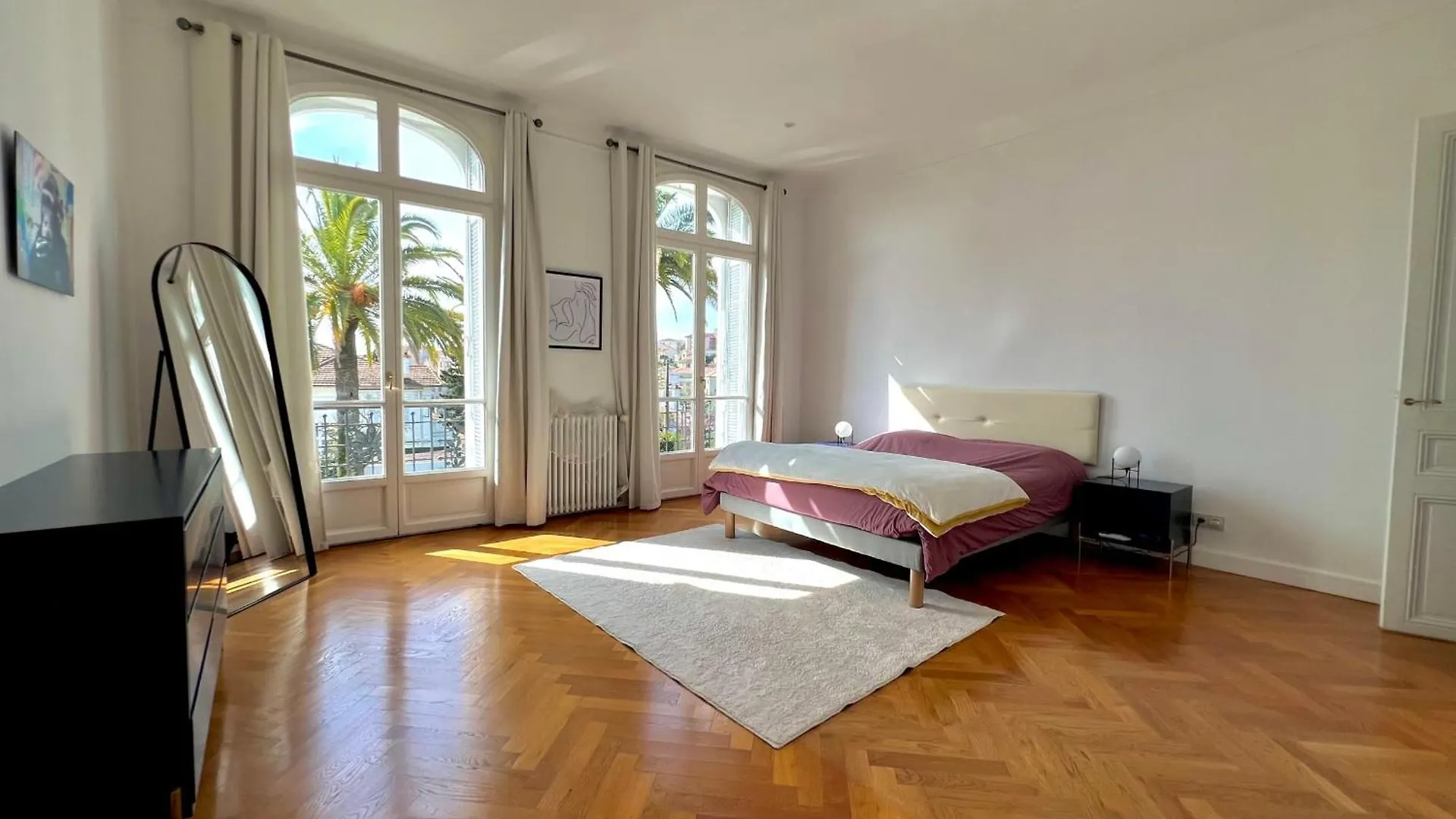 Cannes Tassigny Stylish - 2 Bedroom Apartment Sleeps 4 Free Parking France