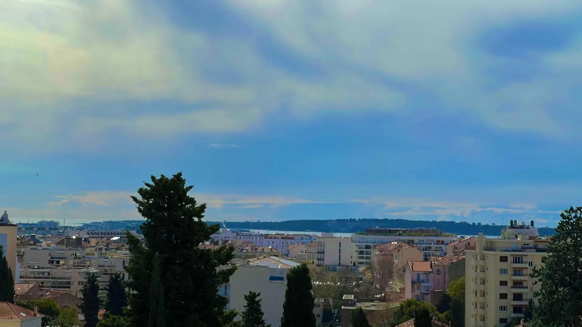 Cannes Tassigny Stylish - 2 Bedroom Apartment Sleeps 4 Free Parking