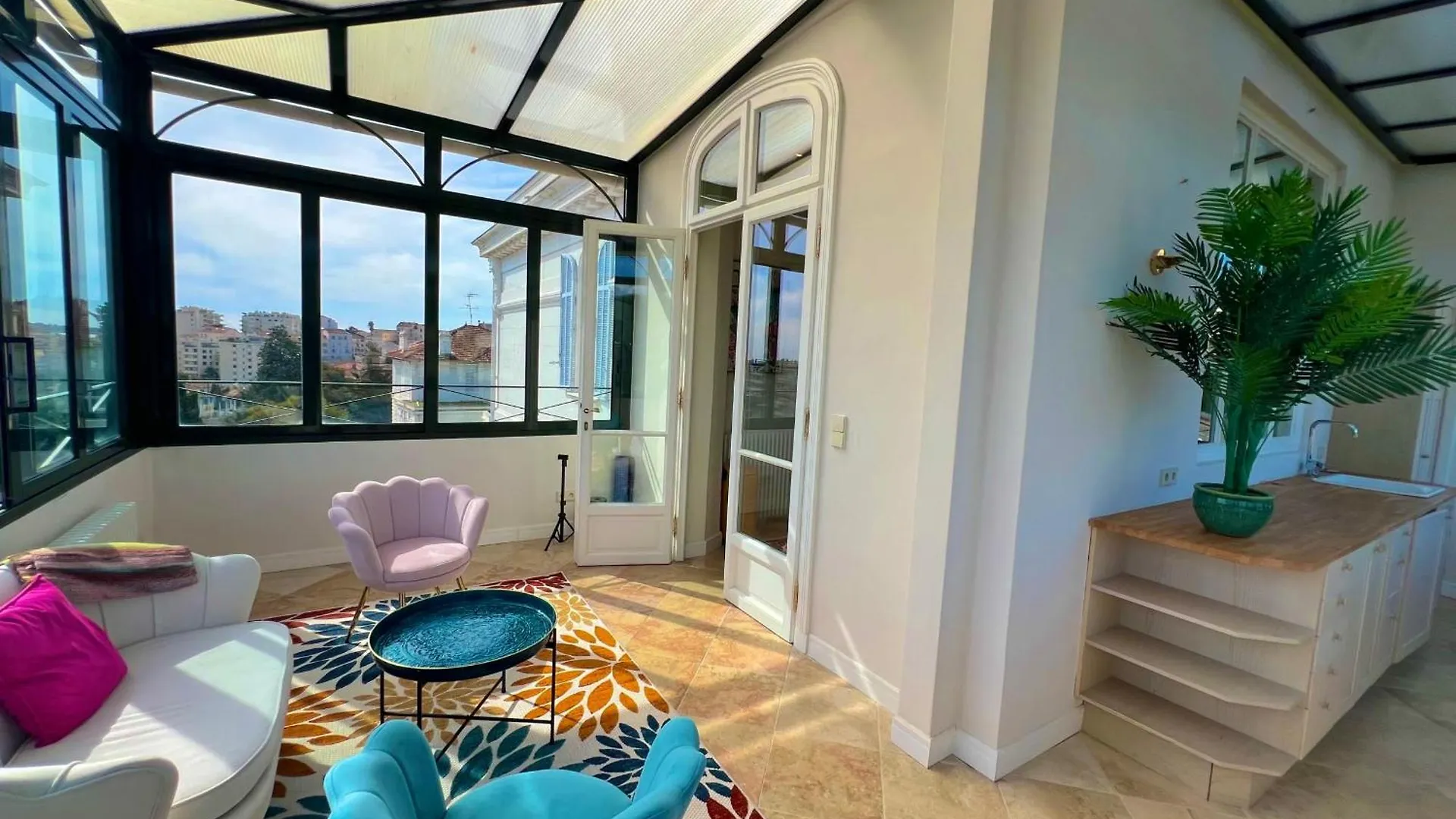 Cannes Tassigny Stylish - 2 Bedroom Apartment Sleeps 4 Free Parking