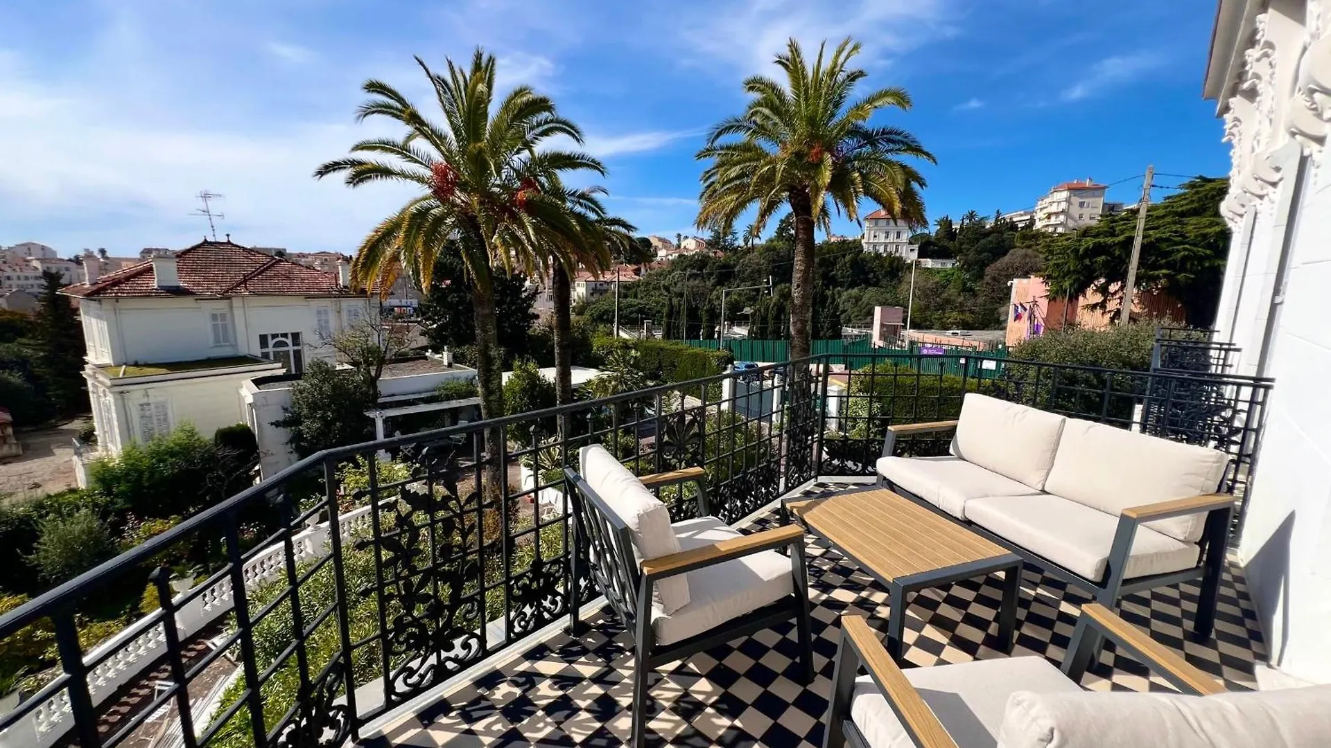 Cannes Tassigny Stylish - 2 Bedroom Apartment Sleeps 4 Free Parking