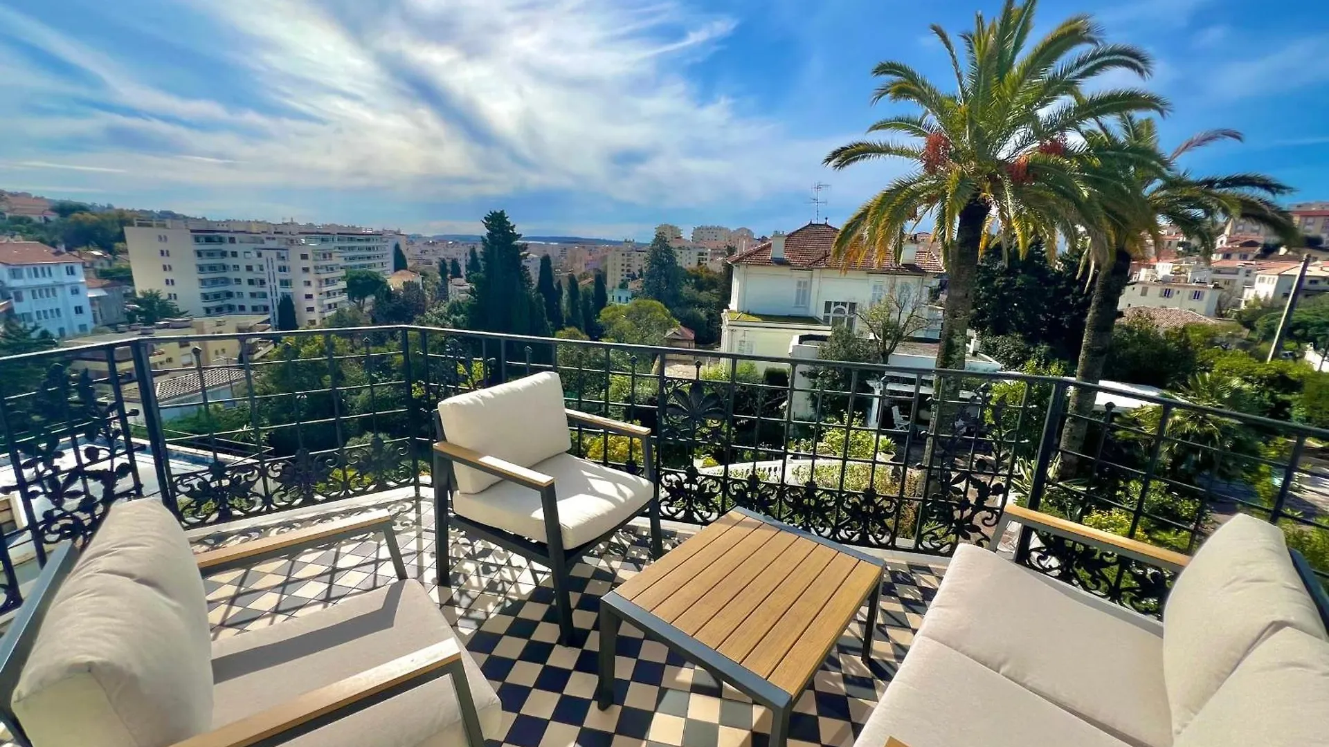 Cannes Tassigny Stylish - 2 Bedroom Apartment Sleeps 4 Free Parking