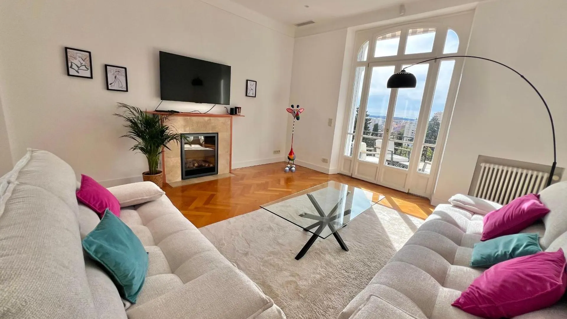 Cannes Tassigny Stylish - 2 Bedroom Apartment Sleeps 4 Free Parking