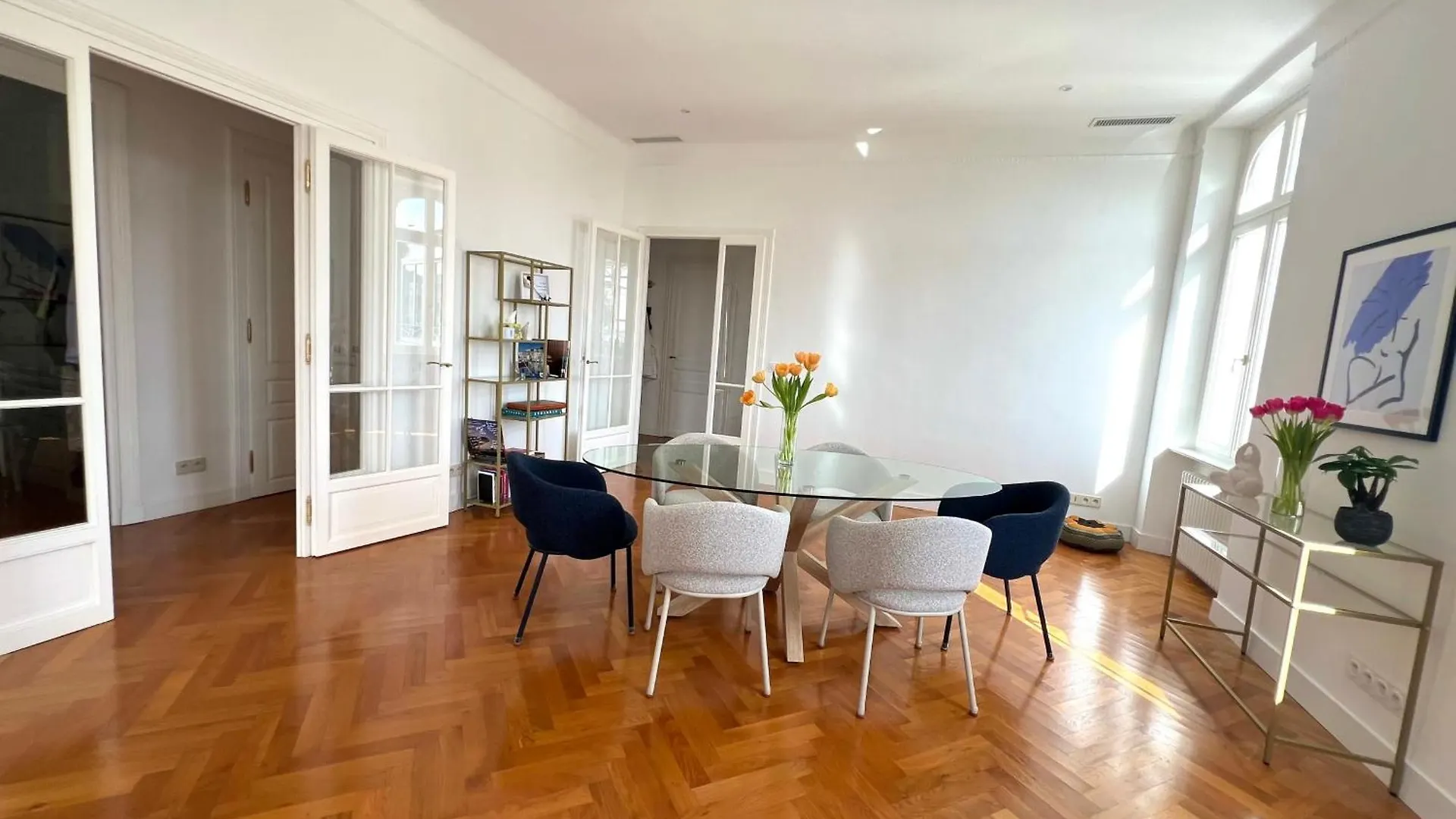 Cannes Tassigny Stylish - 2 Bedroom Apartment Sleeps 4 Free Parking France