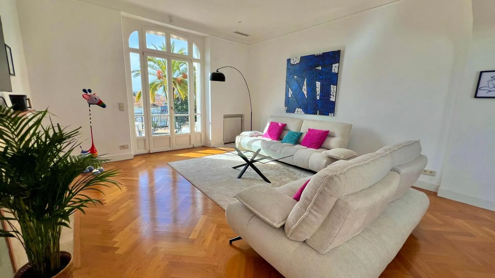 Cannes Tassigny Stylish - 2 Bedroom Apartment Sleeps 4 Free Parking France